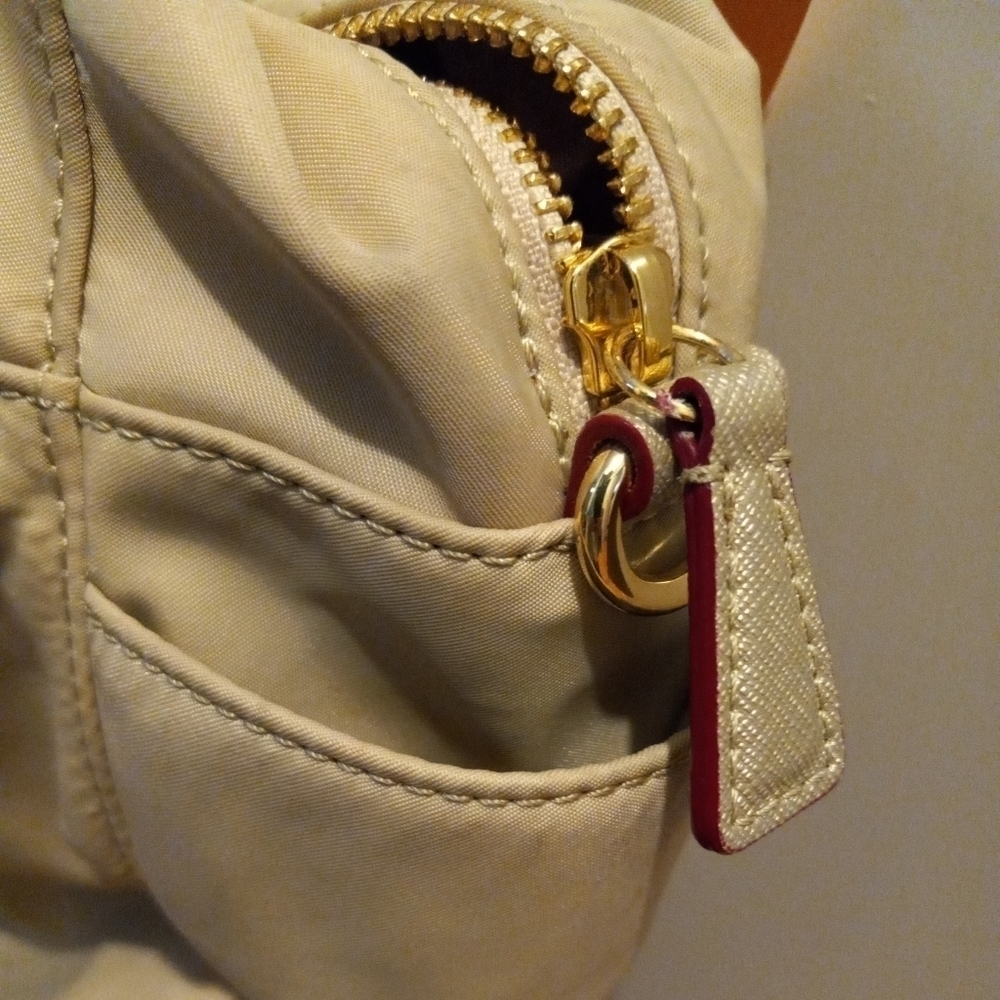 Mz Wallace bag Tan nylon. Double straps, gold hardware. - Picture 7 of 12